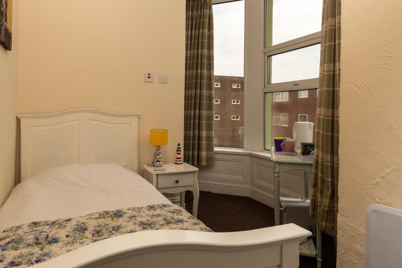 The Hurstmere Blackpool Extérieur photo